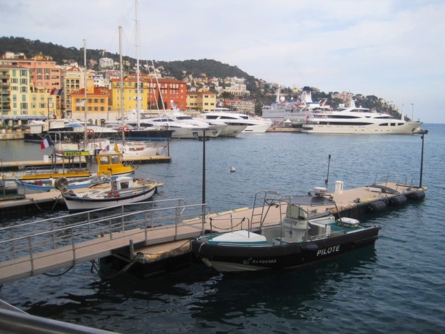 IMG 4936 Nice-harbour