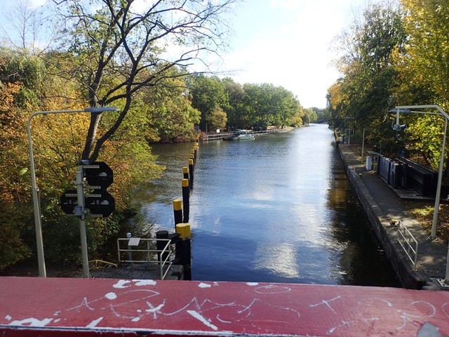 PA244491 Landwehr-canal-near-Berlin-zoo