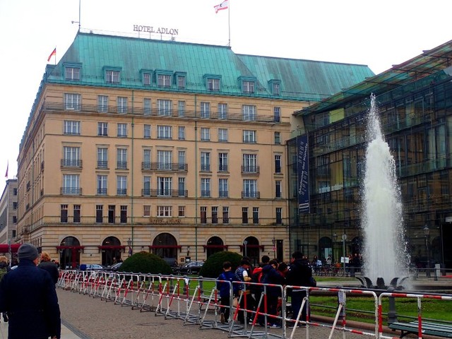 PA264546 Hotel-Adlon