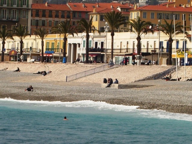 CIMG7969 Nice-beach-swimmer