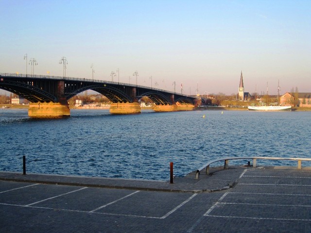 IMG 1417 Mainz-River-Rhine Theodor-Heuss-bridge