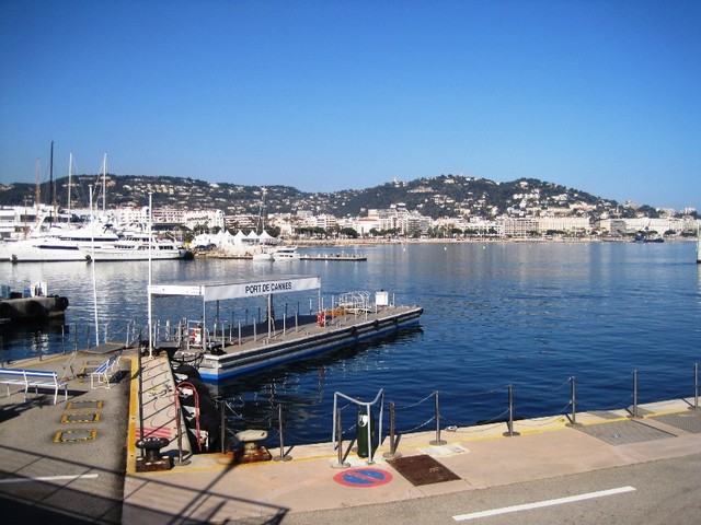 IMG 2802 Cannes-towards-Croisette-beach