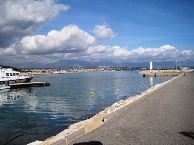 IMG 7593 View-from-end-of-Antibes-Quai-de-la-Grande-Plaisance