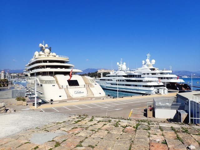 P3205471 Antibes-Quai-de-la-Grande-Plaisance-Dilbar+Montkaj