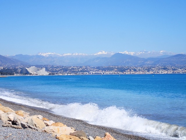 P3225514 View-towards-Villeneuve-Loubet&Cagnes-from-beach-road