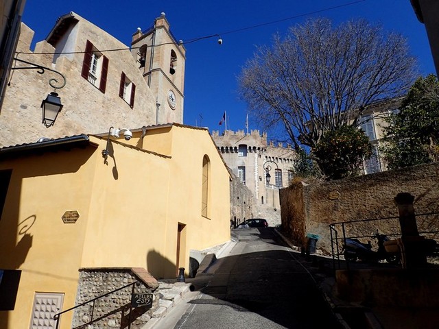 P3232574 Haut-de-Cagnes-street