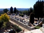 P3232583 St.Paul-de-Vence-churchyard