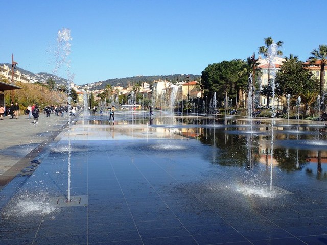 P3232614 Nice-Promenade-du-Paillon-Miroir-d'Eau