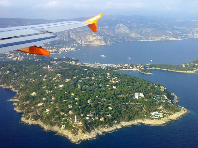 08102007037 CapFerrat-from-plane