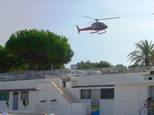 CIMG7063 Helicopter-by-Plage-de-Garoupe