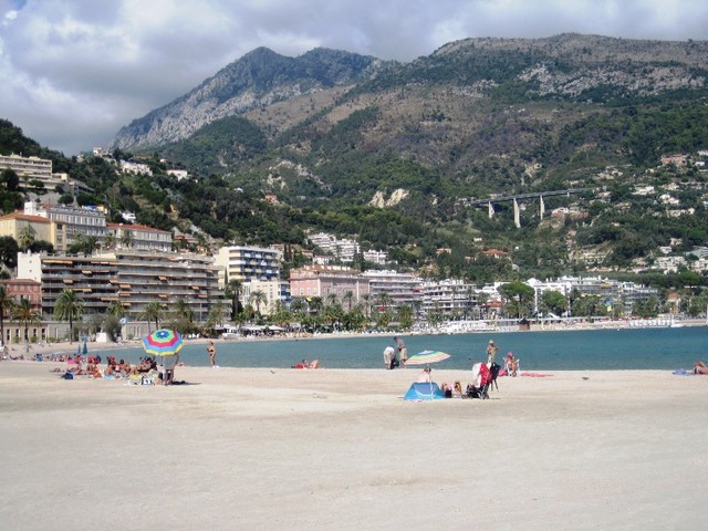 IMG 0835 Menton-beach mountains