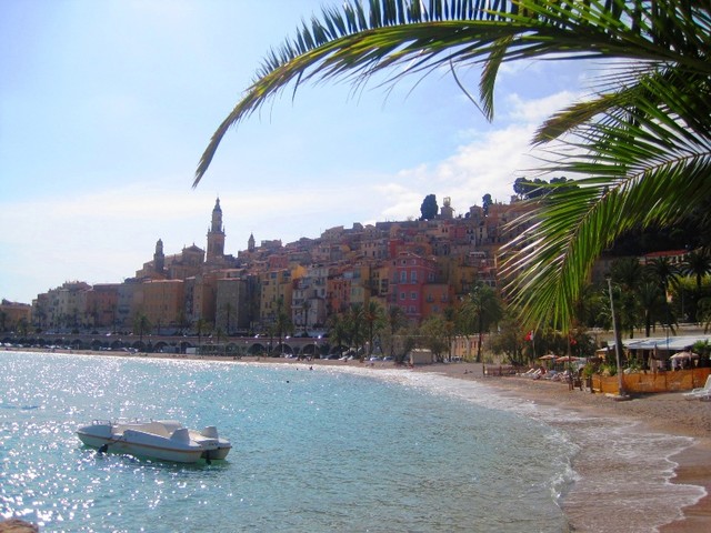 IMG 0837 Menton-view-across-to-old-town