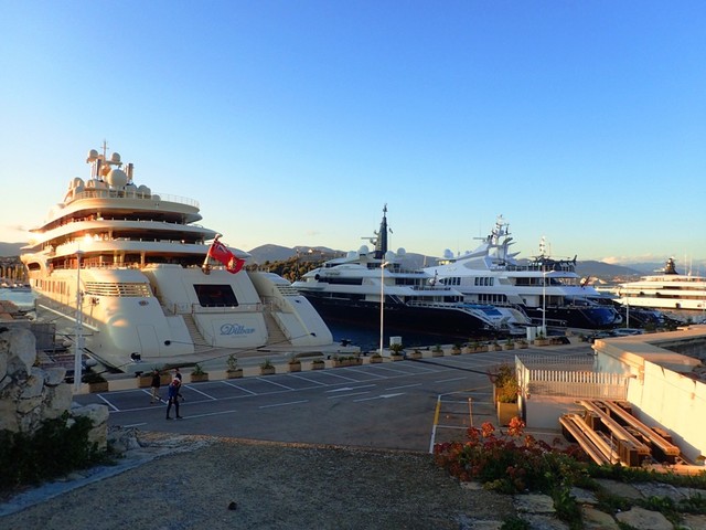 PA156976 Dilbar other-boats-in Antibes-Quai-de-la-Grande-Plaisance