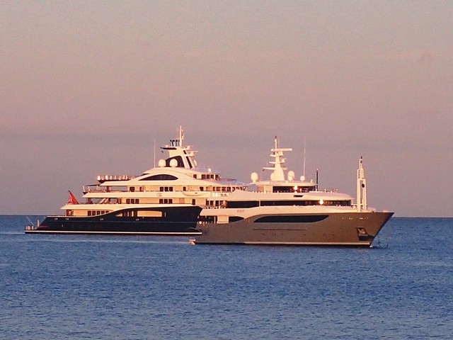 PA167007 Boats-moored-offshore-from-Antibes