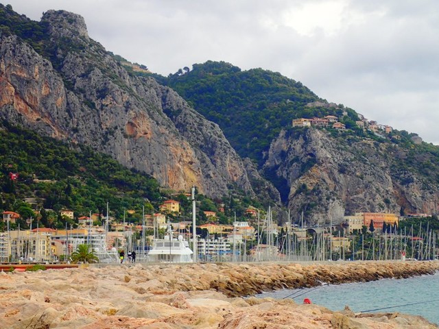 PA177028 Menton-marina and Italian-border-gorge