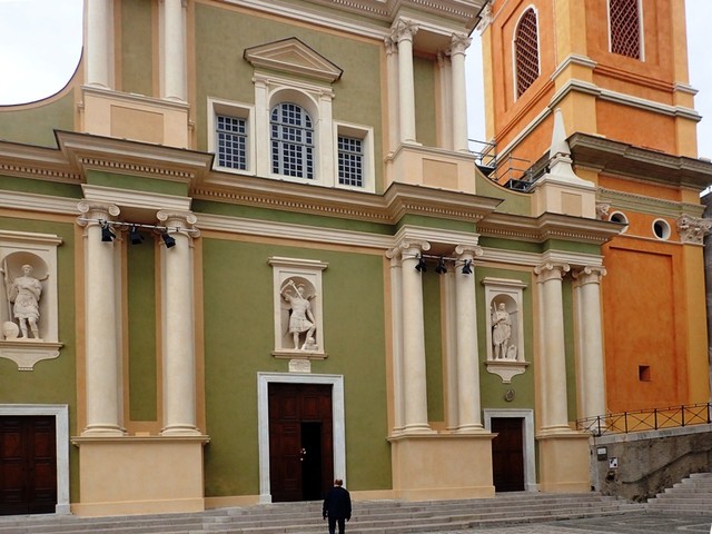 PA177037 Menton-Basilique Saint-Michel-Archange