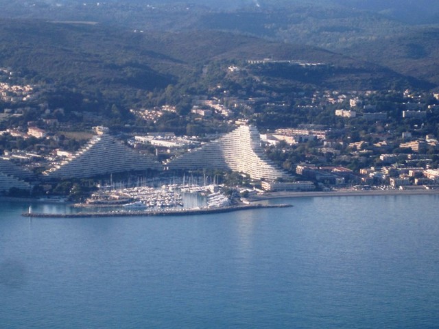 IMG 6573 Flight-to-Nice-passing-Marina-Baie-des-Anges