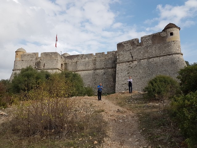 JoPhoto  Fort-de-MontAlban-on-MontBoron+Ken+Kees