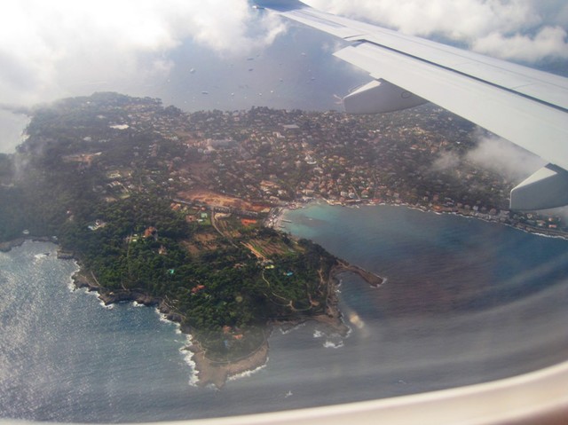 IMG 1313 Flight-LondonCityAirport-to-Nice-passing-Antibes