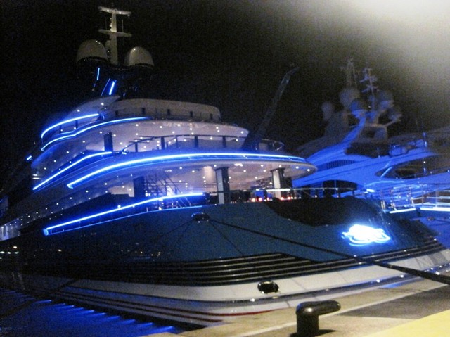 IMG 1327 Superyacht-MadameGu-in-Antibes-Quai-de-la-Grande-Plaisance