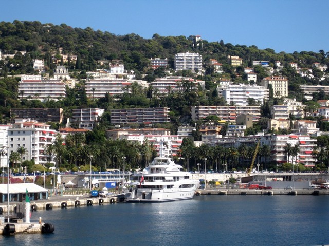 IMG 1384 Yacht-Global-in-Nice-harbour