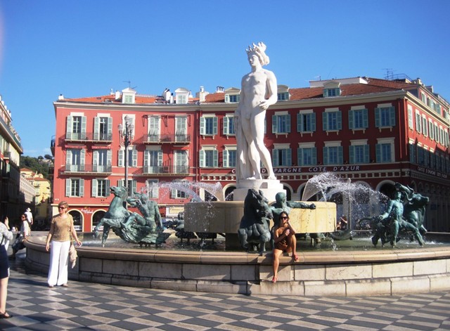 IMG 1417 Fontaine-de-Soleil-Place-Massena-Nice