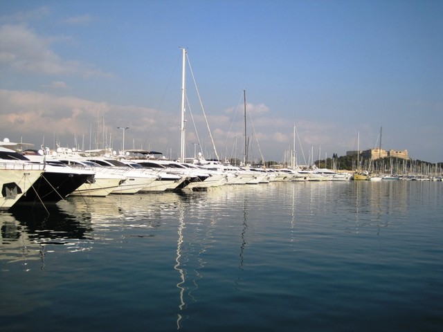 IMG 4042 Antibes-harbour FortCarre