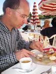 IMG 4090 Jo-eating-cake-at-Plage-de-la-Garoupe-cafe