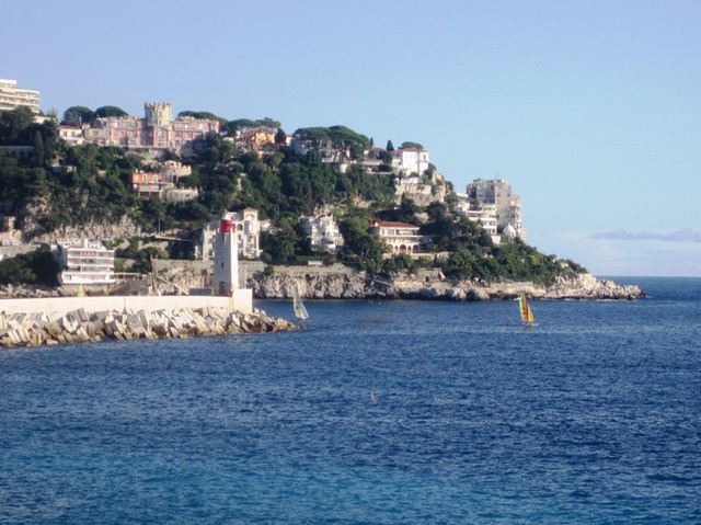 IMG 4162 Entrance-to-Nice-harbour