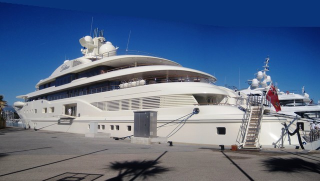 IMG 4222+23 Dilbar-in-Antibes-Quai-de-la-Grande-Plaisance